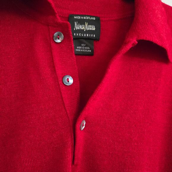Neiman Marcus Exclusive Sweater Size L Merino Wool Red Quarter Button Pullover - Picture 2 of 12
